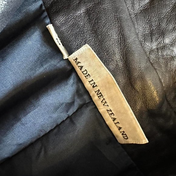 Vintage 80s/90s Monarch New Zealand Tailored Women Dark Blue Real Leather Coat - Picture 7 of 8